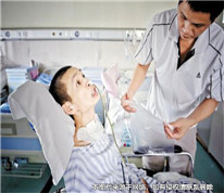 兒子變植物人，公婆卻主動勸兒媳離婚
