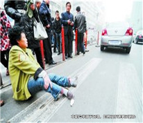 男子在婚內(nèi)撞傷人，離婚后前妻是否也要賠償？