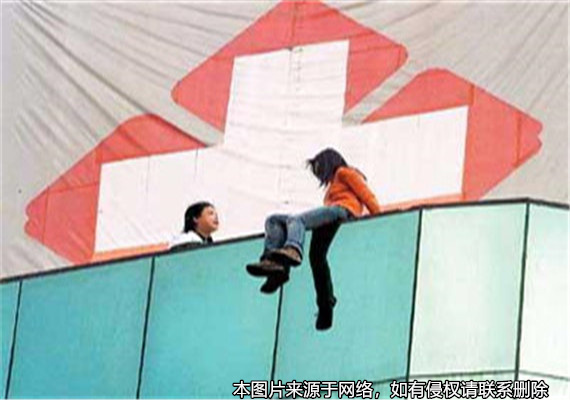湖北一癌癥晚期患者跳樓自殺，家屬將醫院告上法院要求賠償
