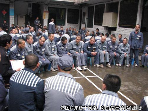 罪犯逃亡期間結(jié)婚，被判刑后妻子起訴離婚獲支持