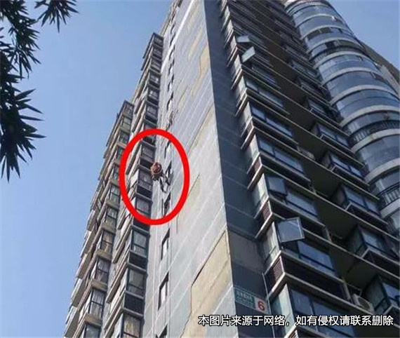 老人被高空掉下的瓷磚砸中后癱瘓，221名被告承擔賠償