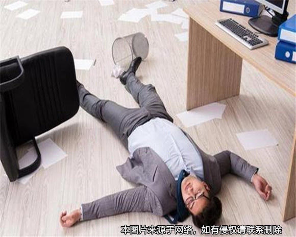 因開玩笑導致鄰居猝死，男子被判賠償六萬元