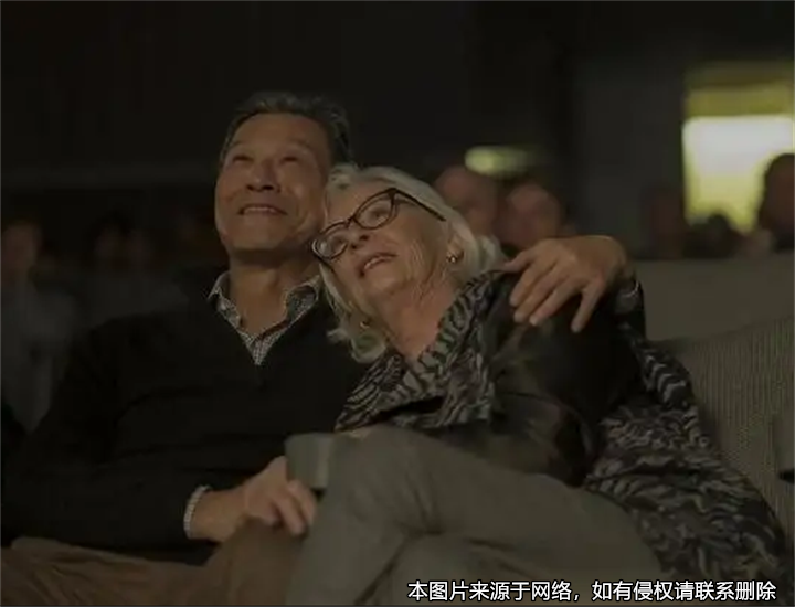 大媽在大爺家做保姆三個月后閃婚，獲贈房產后卻換鎖失聯